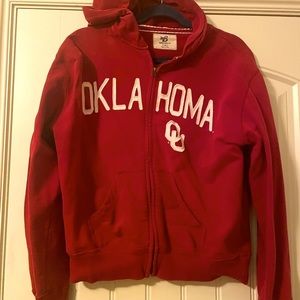 Vintage OU hoodie sweatshirt. Size large. Shorter style… cropped at waist